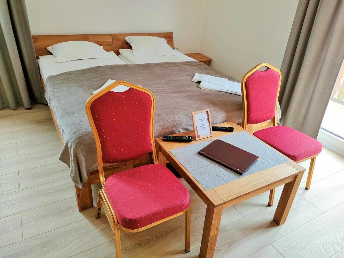 Am Berg Hotel-Restaurant ヘルツベルク・アム・ハルツ エクステリア 写真